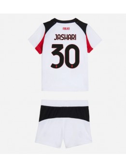 Billige AC Milan Ardon Jashari #30 Bortedraktsett Barn 2025-26 Kortermet (+ Korte bukser)
